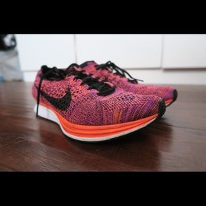 Nike Flyknit Racers Açaí Berry